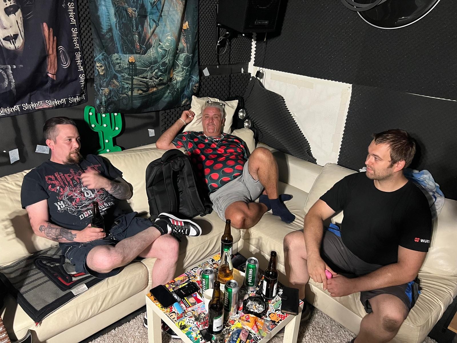 Rockslave bei einer Pause im Proberaum